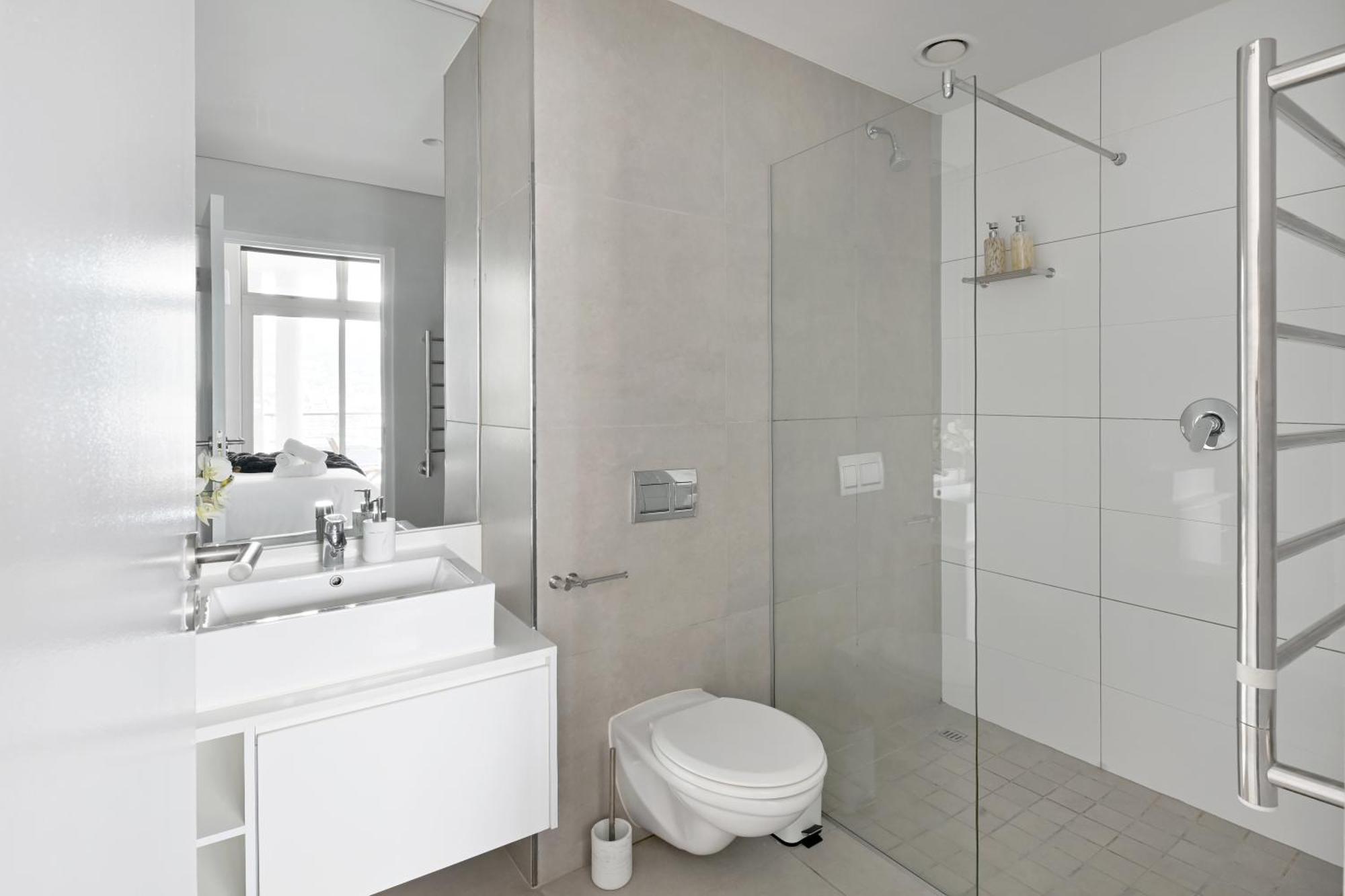 Luna 2-bed Escape With Mountain Views Apartment Cape Town